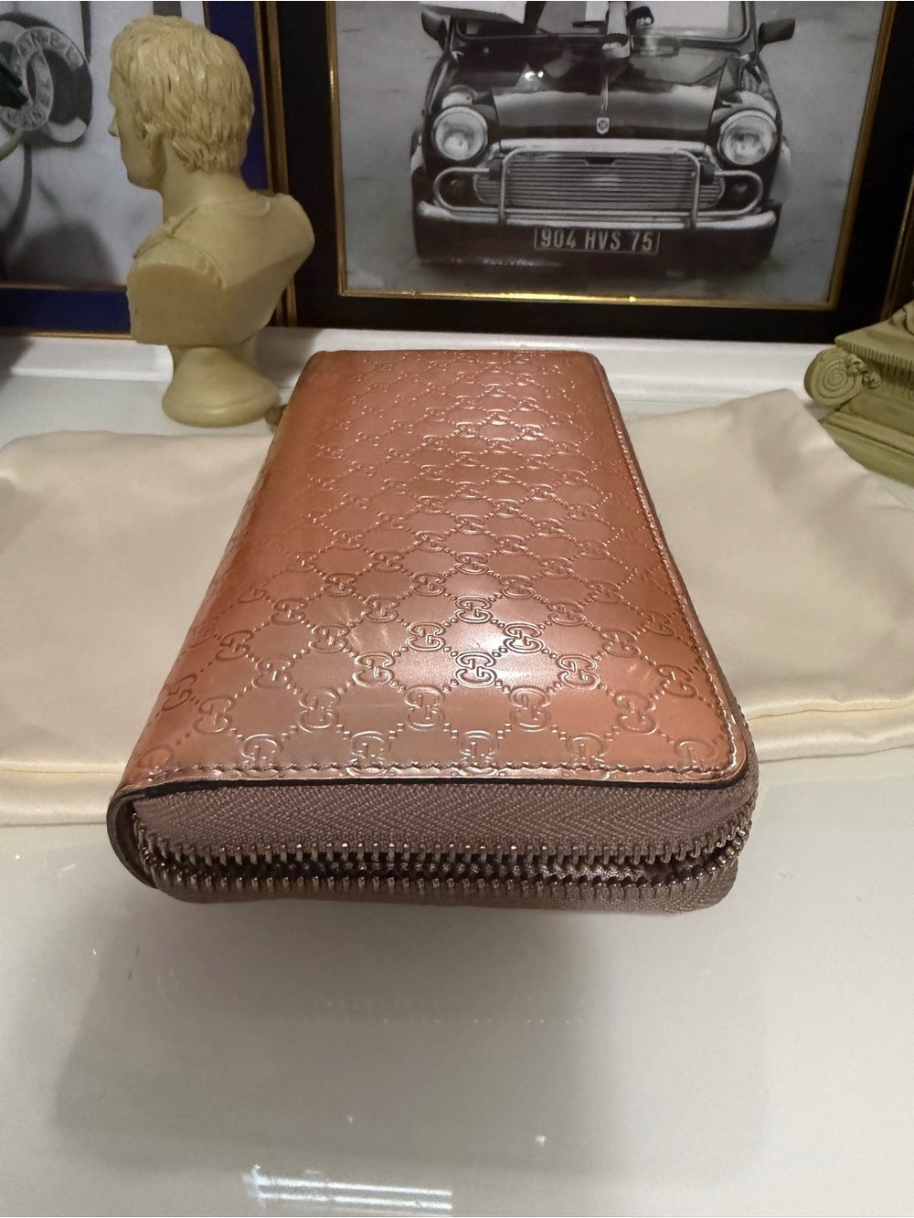 Gucci Metallic Peach GG Zip Around Wallet w/ COA - Picture 8 of 11